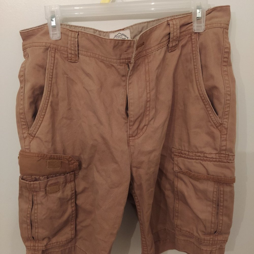 Used St. John's Bay Brown Cargo Shorts Size 32